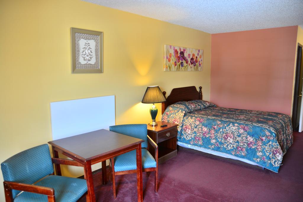 Scottish Inn And Suites Tomball Habitación foto