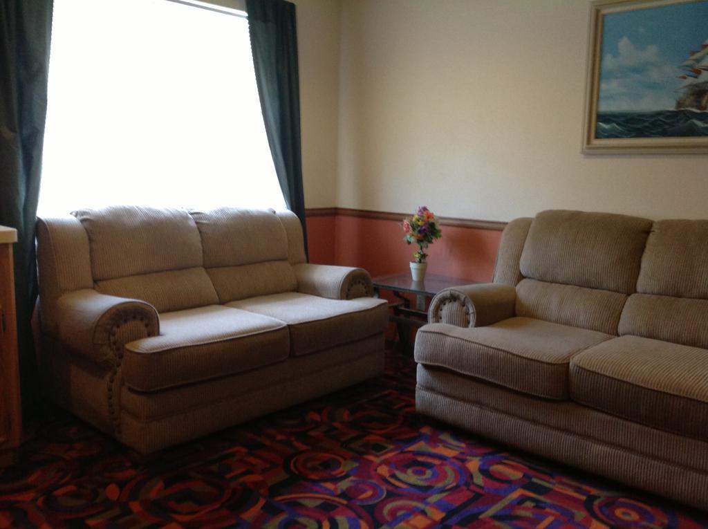 Scottish Inn And Suites Tomball Exterior foto